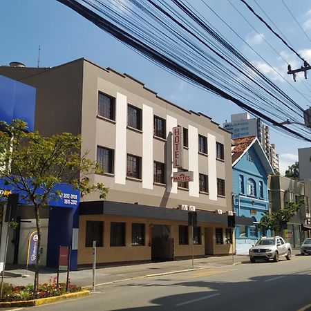 Hotel Mattes 约恩维利 外观 照片